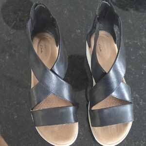 Clarks Women's Black and Tan Sandals